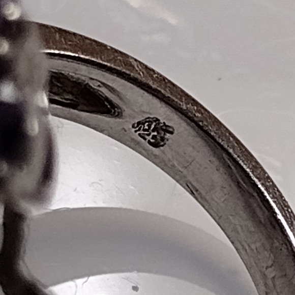 Sterling silver amethyst flower ring - Picture 6 of 9